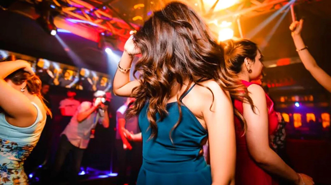 Women dancing in a club in Baku